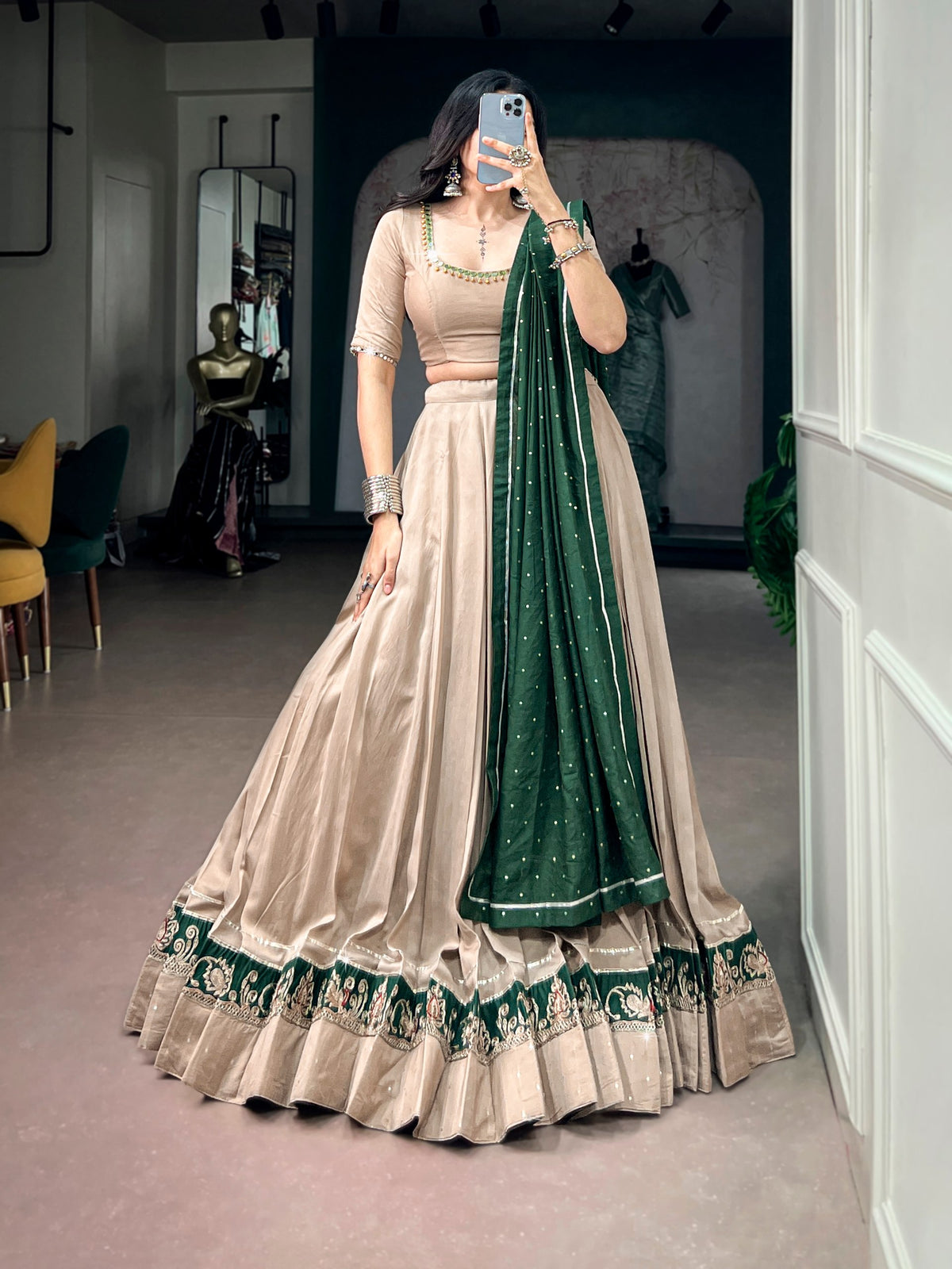 AAKRISH DESIGNERS FULLY TRANDING NAVRATRI COLLECTION LENGHA CHOLI