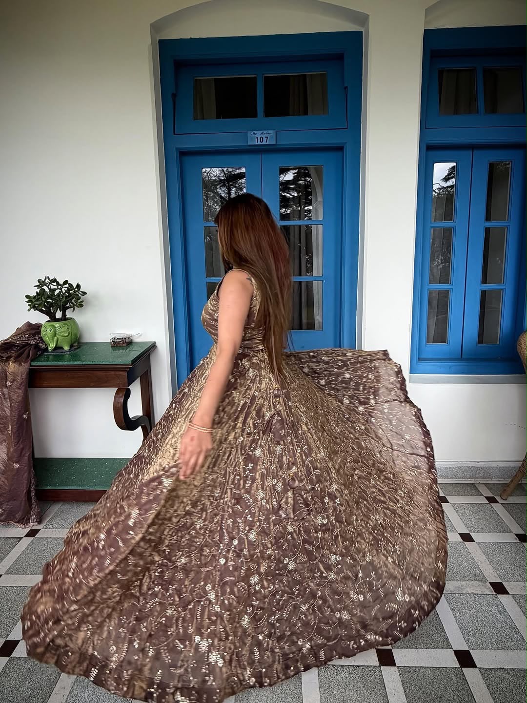 AAKRISH DESIGNERS HEVAY GOWN