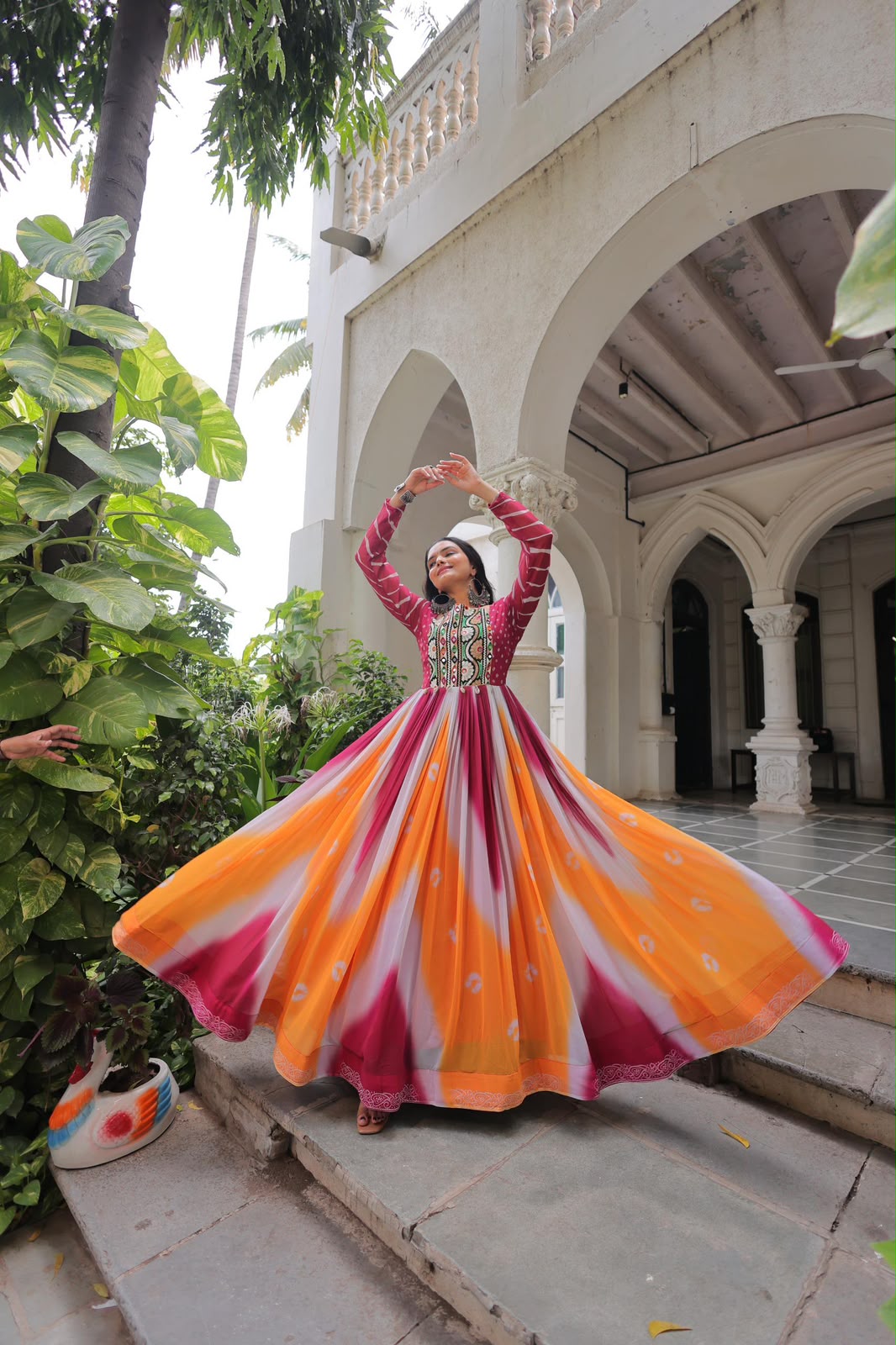 AAKRISH DESIGNERS EASY TO WEAR NAVRATRI COLLECTIOB GOWN UNIQE STYLE