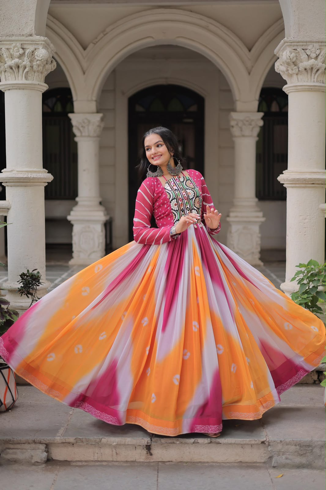 AAKRISH DESIGNERS EASY TO WEAR NAVRATRI COLLECTIOB GOWN UNIQE STYLE
