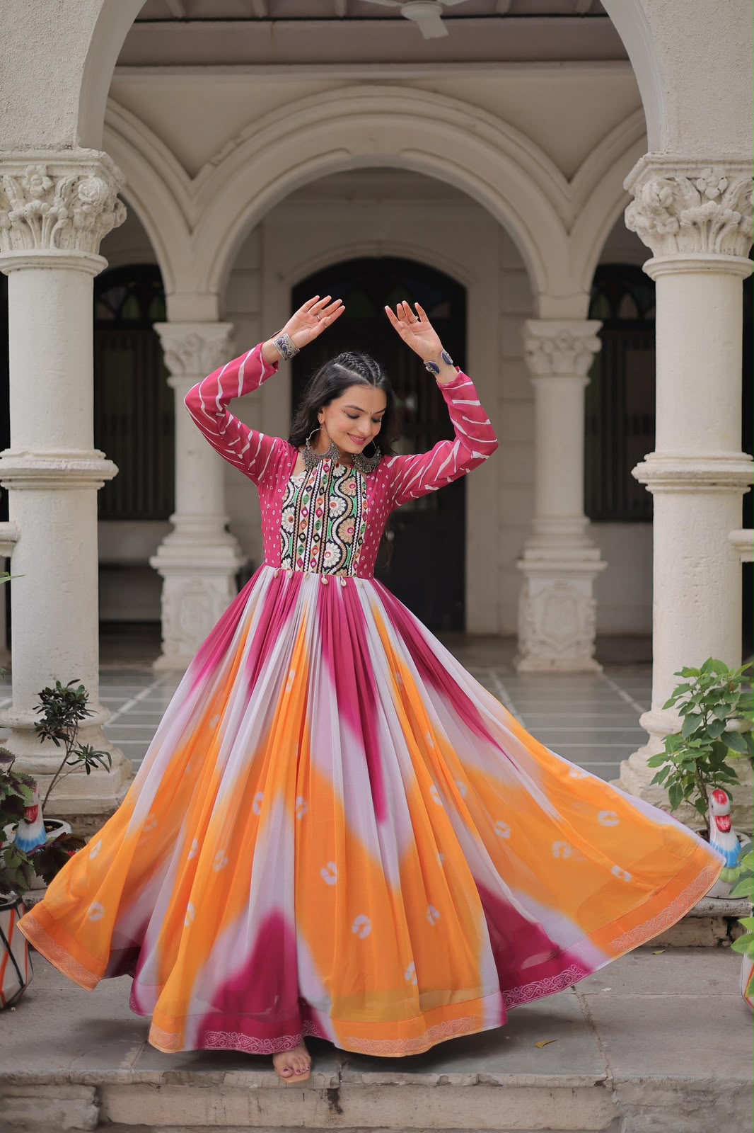 AAKRISH DESIGNERS EASY TO WEAR NAVRATRI COLLECTIOB GOWN UNIQE STYLE