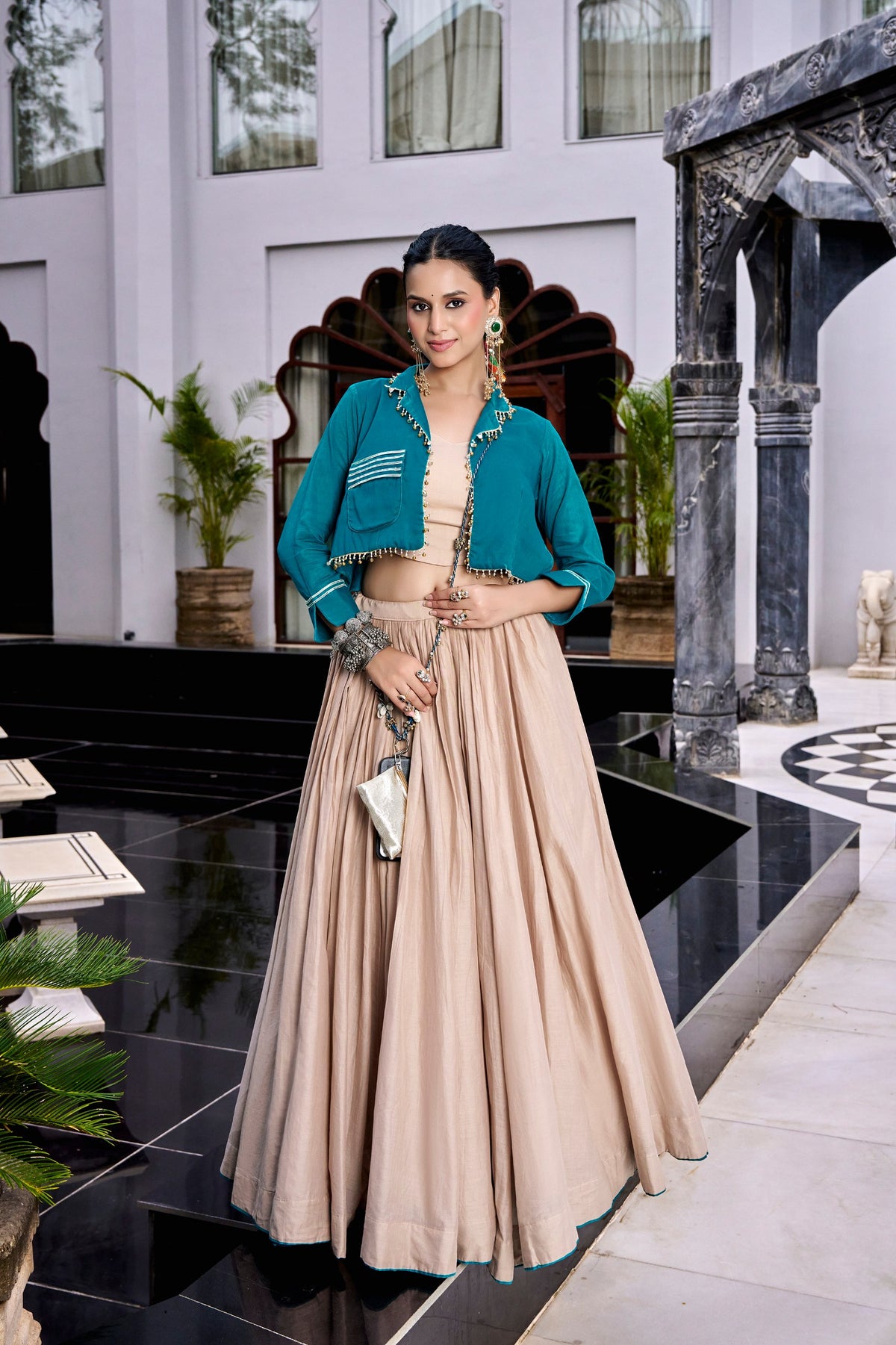 AAKRISH DESIGNERS NEW TRANDING LENGHA CHOLI WITH TOP BEAUTYFUL NAVRATRI COMBINATION