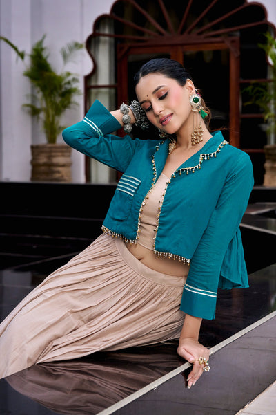 AAKRISH DESIGNERS NEW TRANDING LENGHA CHOLI WITH TOP BEAUTYFUL NAVRATRI COMBINATION