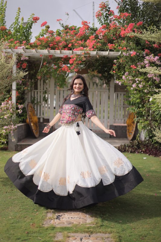 AAKRISH DESIGNERS NAVRATRI LEHENGA CHOLI COLLECTIONS-2026