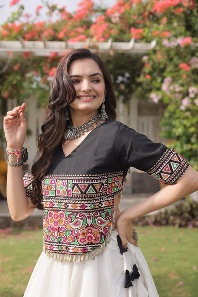 AAKRISH DESIGNERS NAVRATRI LEHENGA CHOLI COLLECTIONS-2026