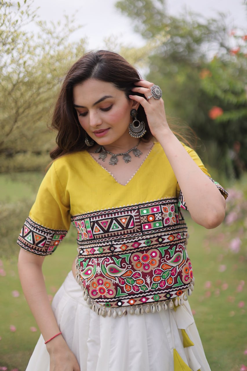 AAKRISH DESIGNERS NAVRATRI LEHENGA CHOLI COLLECTIONS-2026