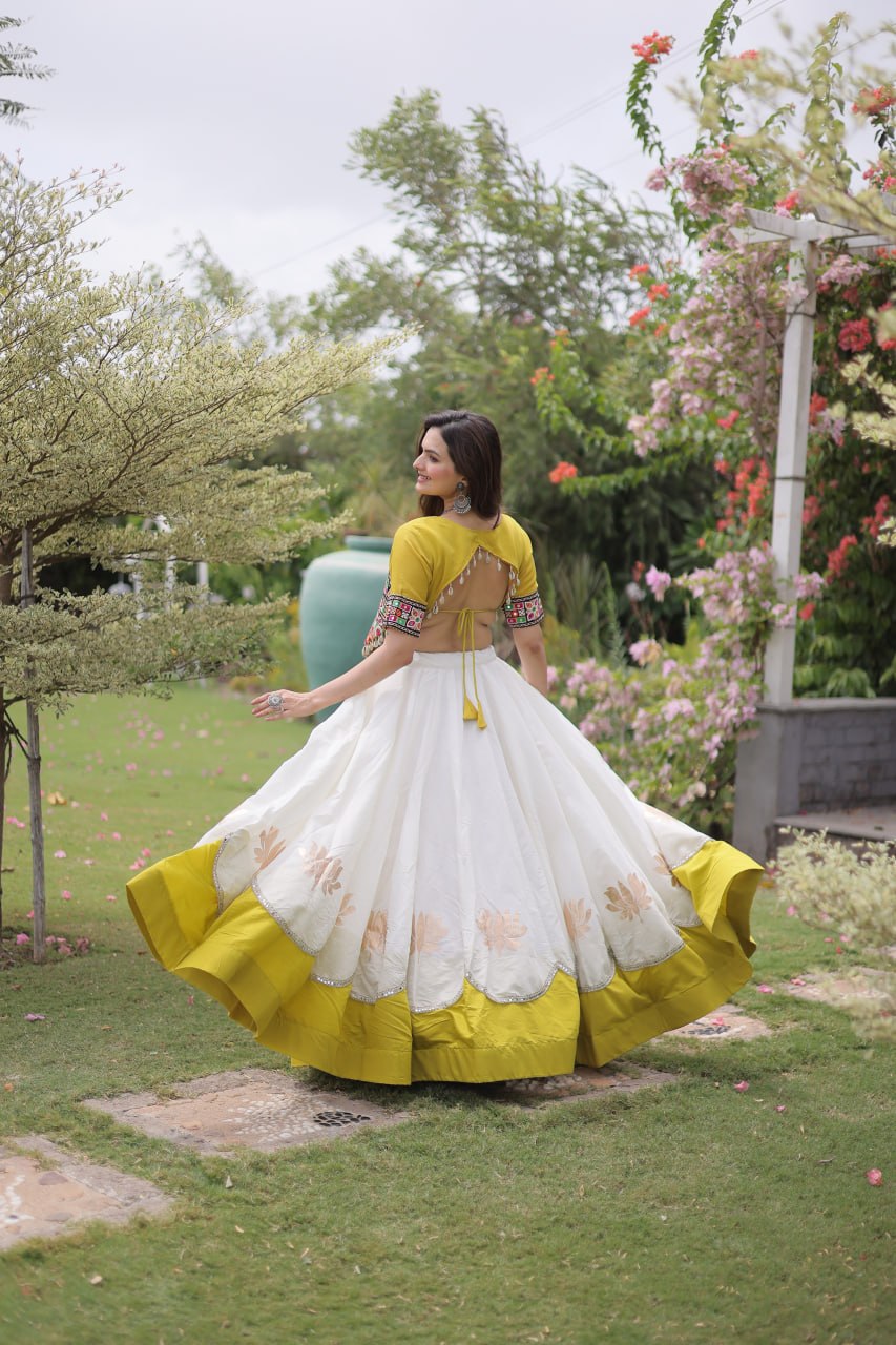 AAKRISH DESIGNERS NAVRATRI LEHENGA CHOLI COLLECTIONS-2026