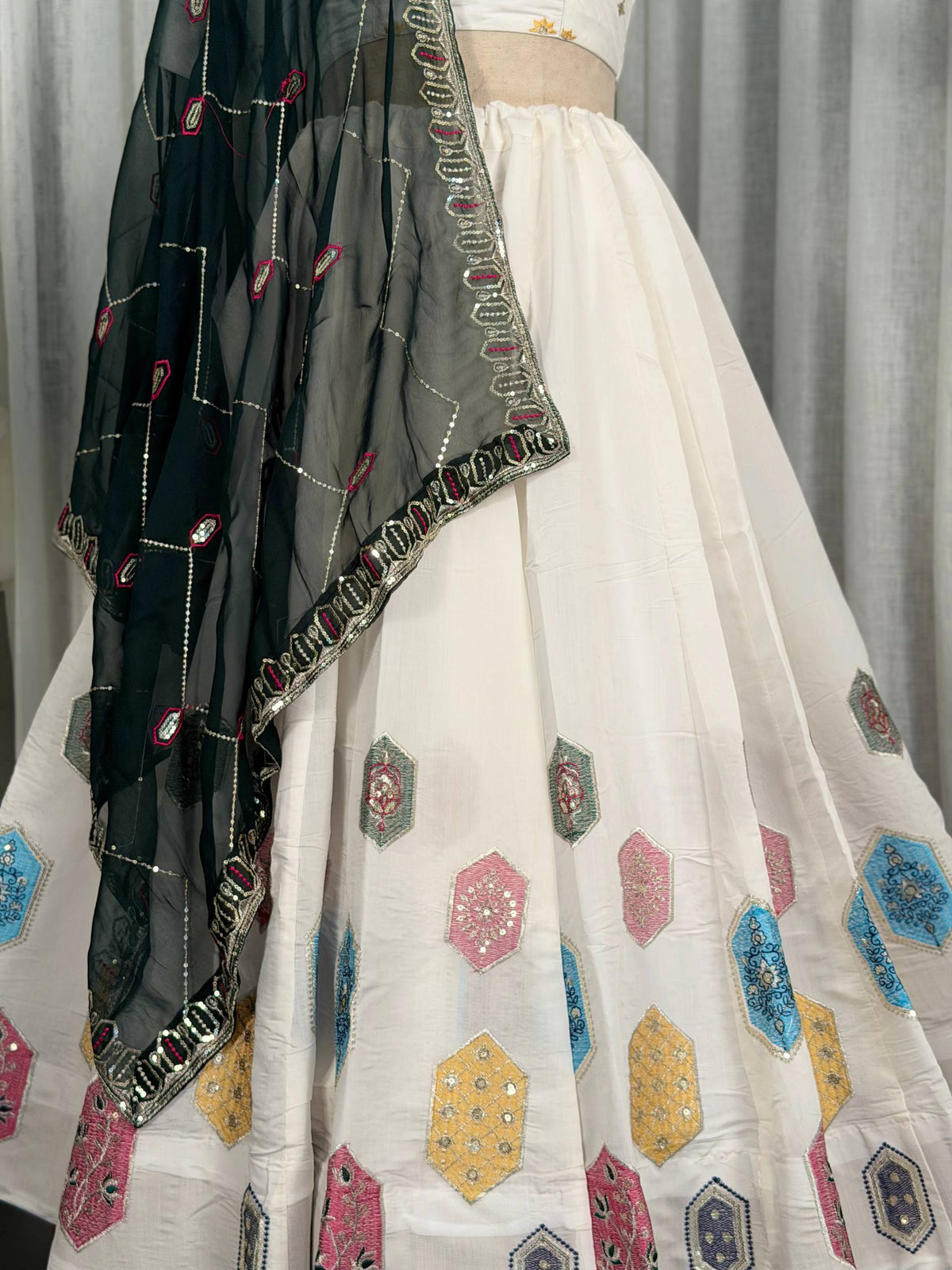 AAKRISH DESIGNERS NEW PATTERN LENGHA CHOLI WHITE 2026
