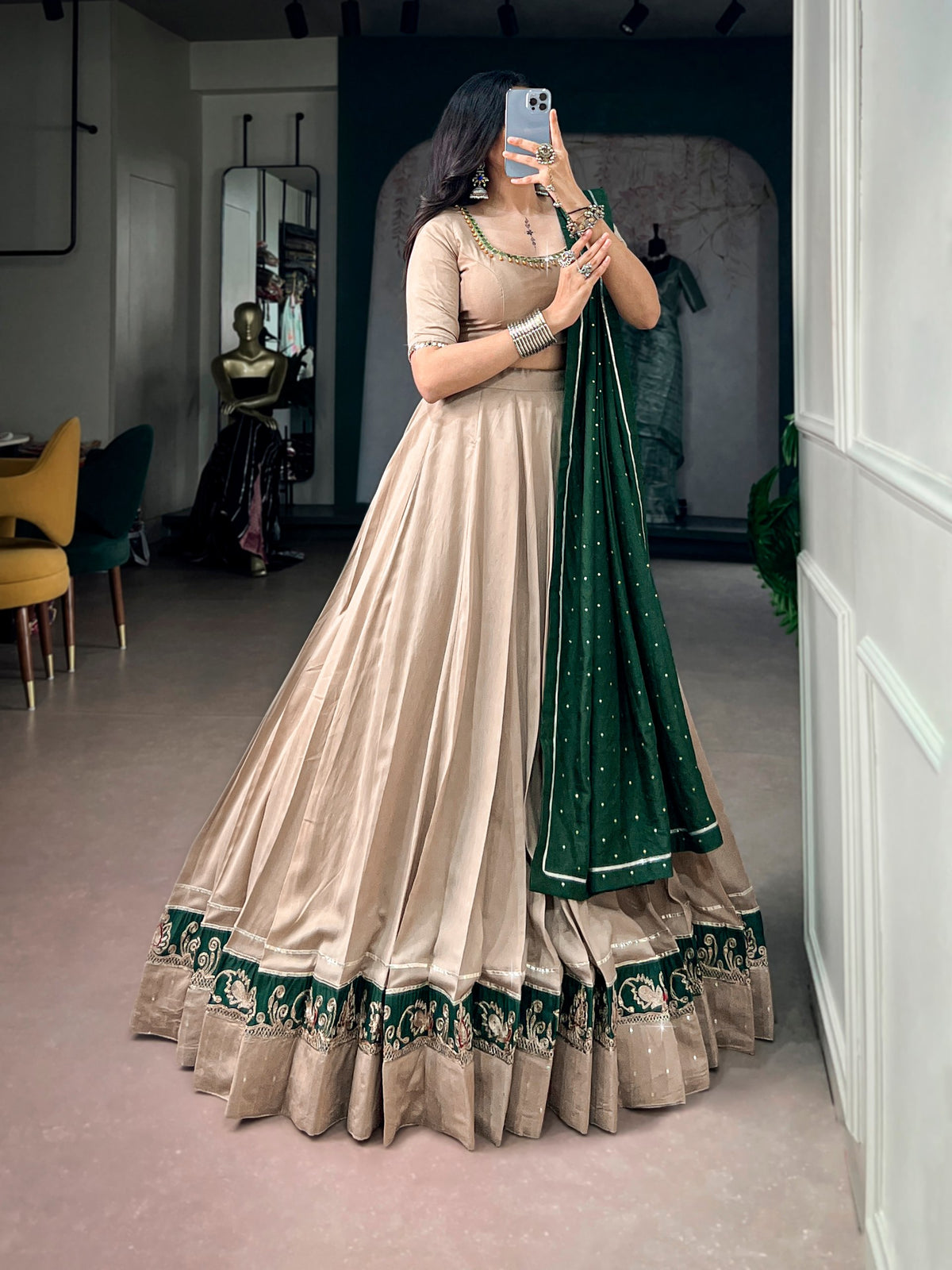 AAKRISH DESIGNERS FULLY TRANDING NAVRATRI COLLECTION LENGHA CHOLI
